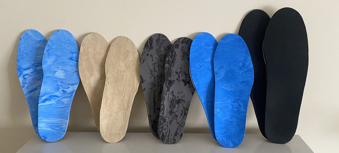 Calzado barefoot y plantillas podológicas — guía clínica